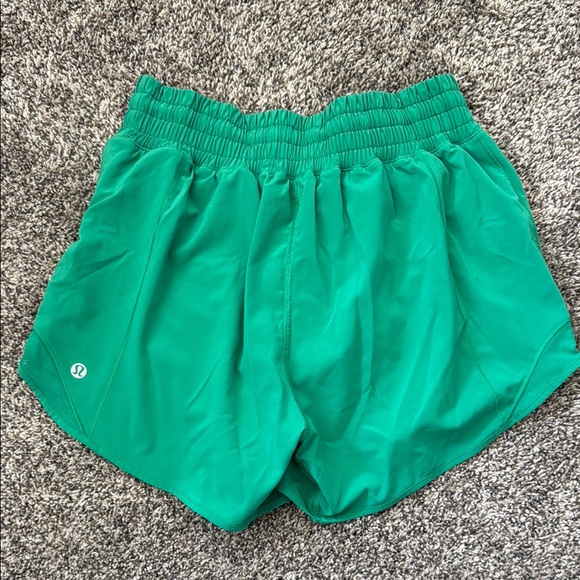 Lululemon Hotty Hot Shorts - Picture 2 of 3